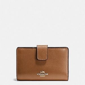 COACH medium corner zip wallet F54010